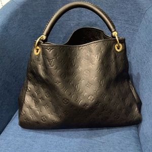 Louis Vuitton Authentic- Monogram Empreinte GM